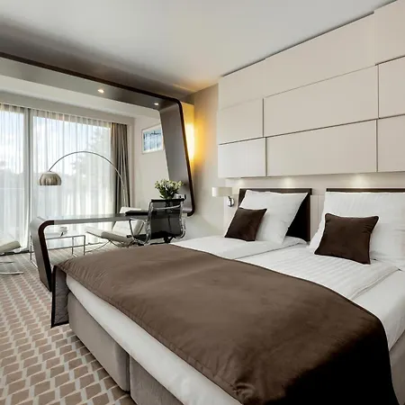 Sea Breeze Prywatny Apartment W Marine Hotel Przy Plazy Apartamento *