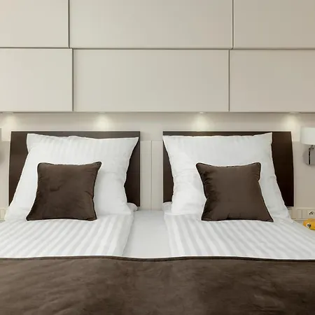 דירה Sea Breeze Prywatny Apartment W Marine Hotel Przy Plazy קולובז'ג